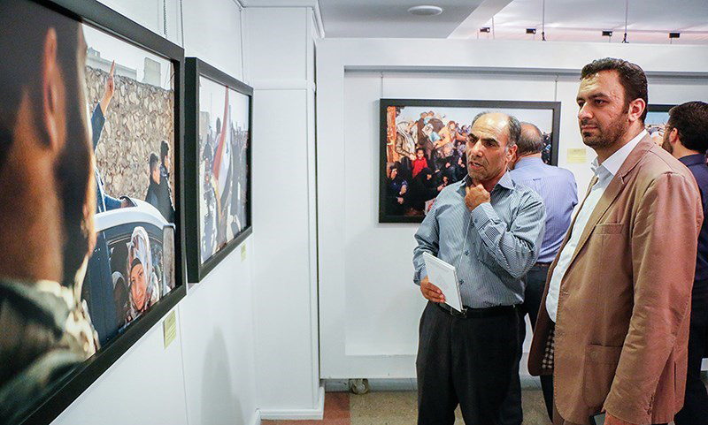 عکاس دوران دفاع مقدس مهمان «رویای خاک »