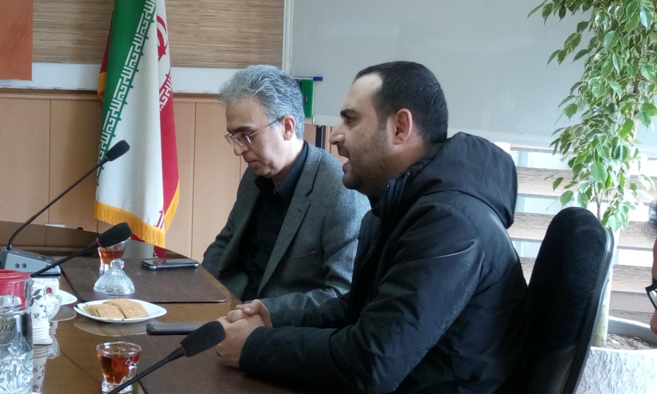 <p><span style="font-family: BYekan; font-size: 14pt;"><strong>عوامل قندپهلو: بگذارید با دولتی‌ها شوخی کنیم </strong></span></p>