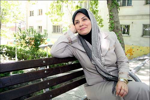 گیتی خامنه: «مثبت 40» ارزش‌های از یاد رفته را احیا می‌کند/برنامه‌ای با ظاهر دهه 60