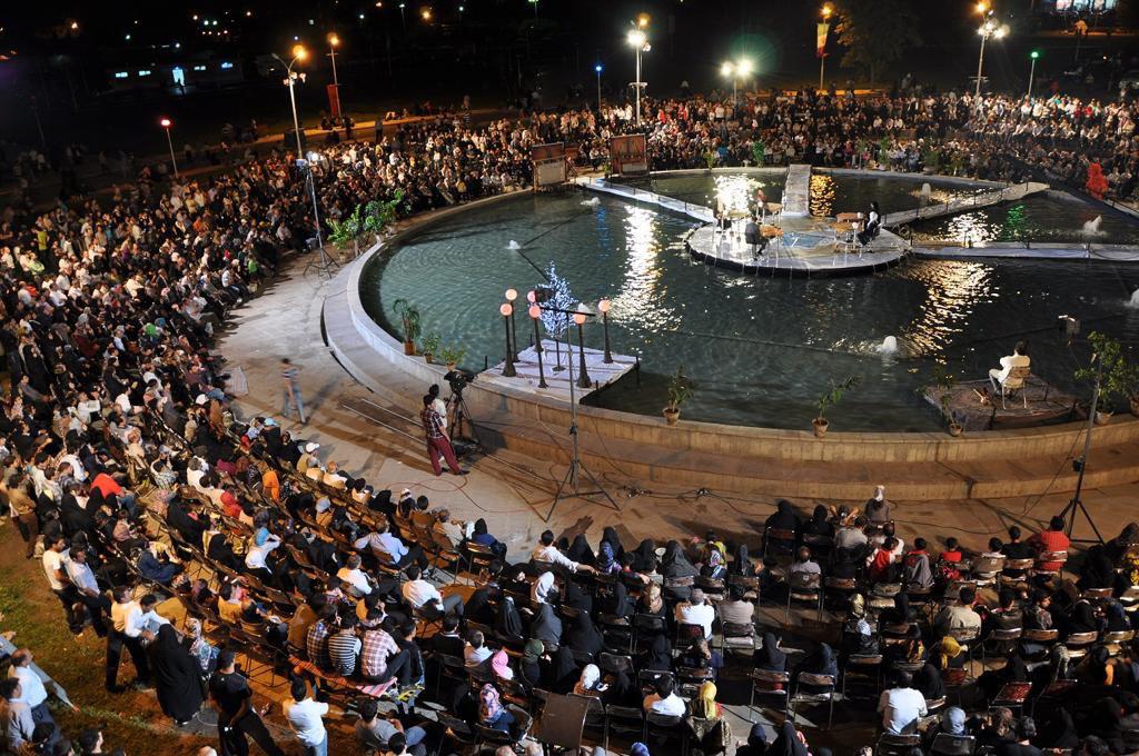 <p><strong><span style="font-family: BYekan; font-size: 12pt;"> شاعران طراز اول انقلاب در برنامه مشاعره</span></strong></p>