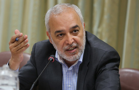 رئیس مرکز برنامه‌ریزی منابع انسانی و فناوری اطلاعات وزارت آموزش و پرورش در برنامه پرسشگر