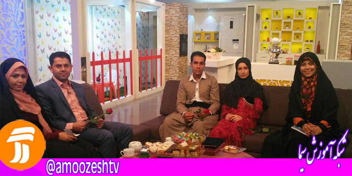 زوج کتابدوست که مورد عنایت رهبر انقلاب قرار گرفتند، مهمان برنامه «همیشه خونه» شدند