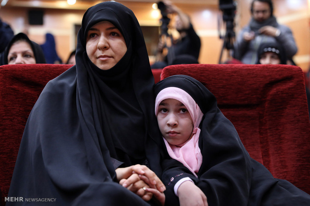 نویسنده کتاب«خاطرات سفیر» مهمان «همیشه خونه»