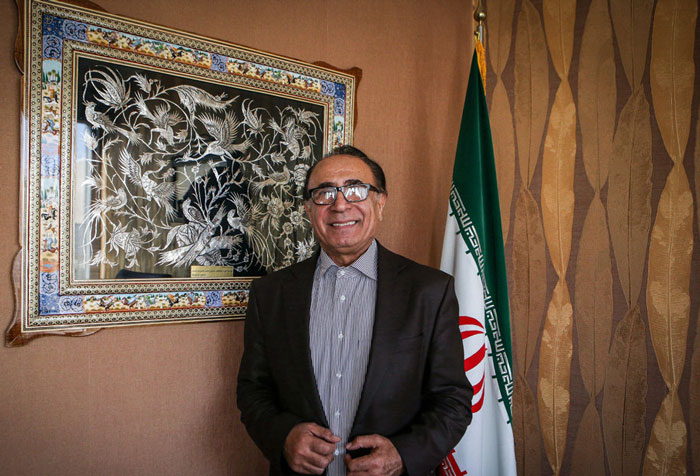 بررسی ادبیات چهار دهه انقلاب اسلامی در «صبح روشن»